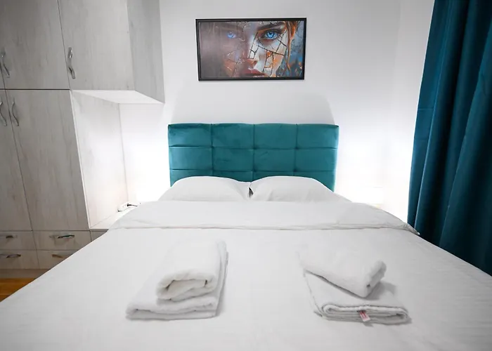 A&b, * 兹拉蒂博尔